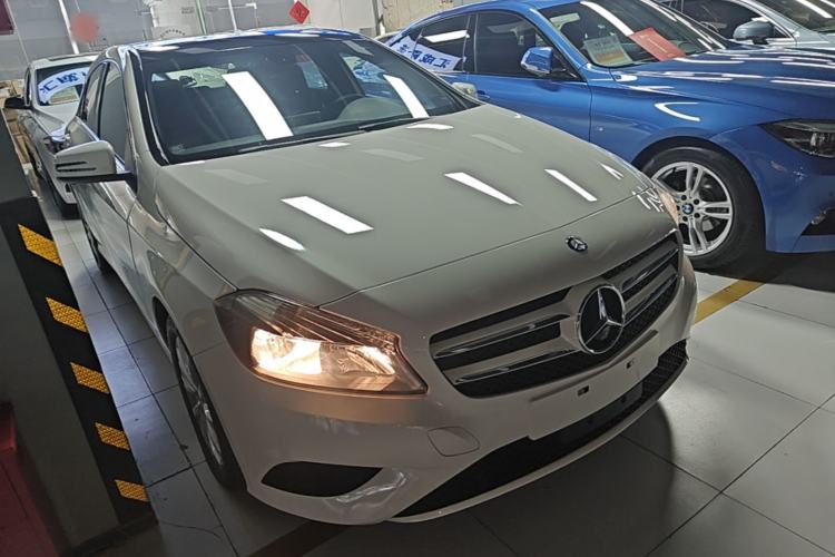 Used Mercedes-Benz A-Class 2015 A 180 Standard Model Front Right 45 Deg