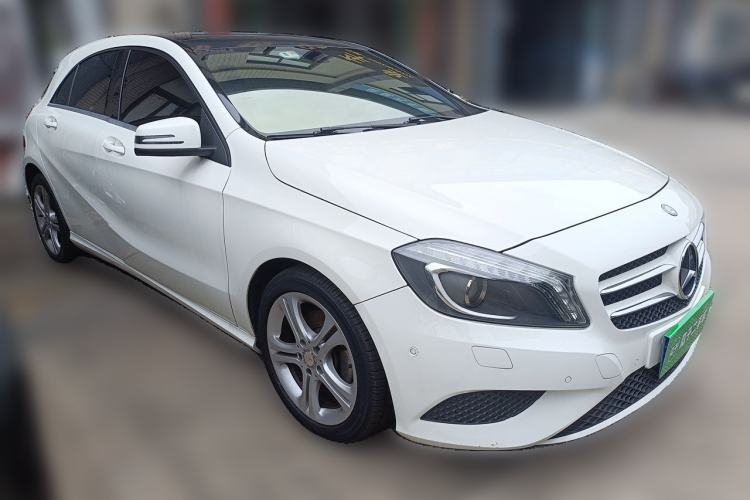 Used Mercedes-Benz A-Class 2015 A 180 Front Right 45 Deg