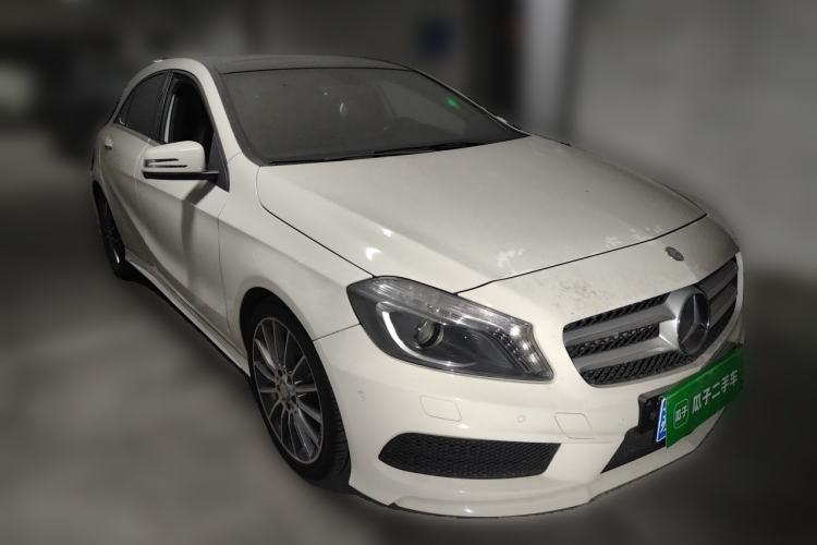 Used Mercedes-Benz A-Class 2015 A 200 Sport Edition Front Right 45 Deg