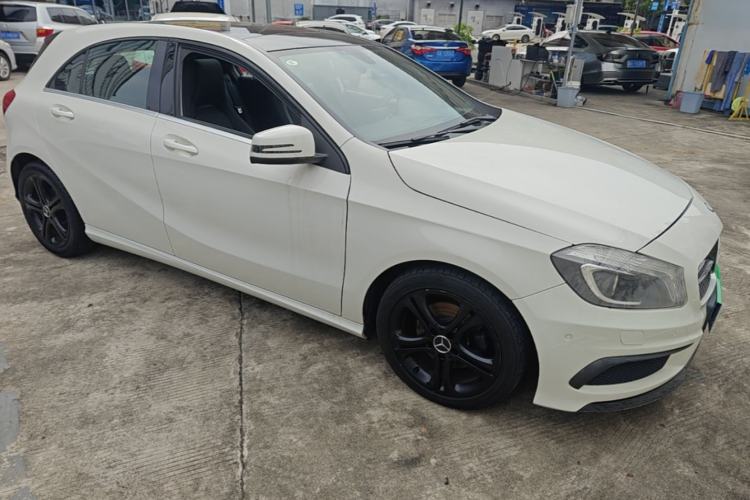 Used Mercedes-Benz A-Class 2015 A 180 Front Right 45 Deg