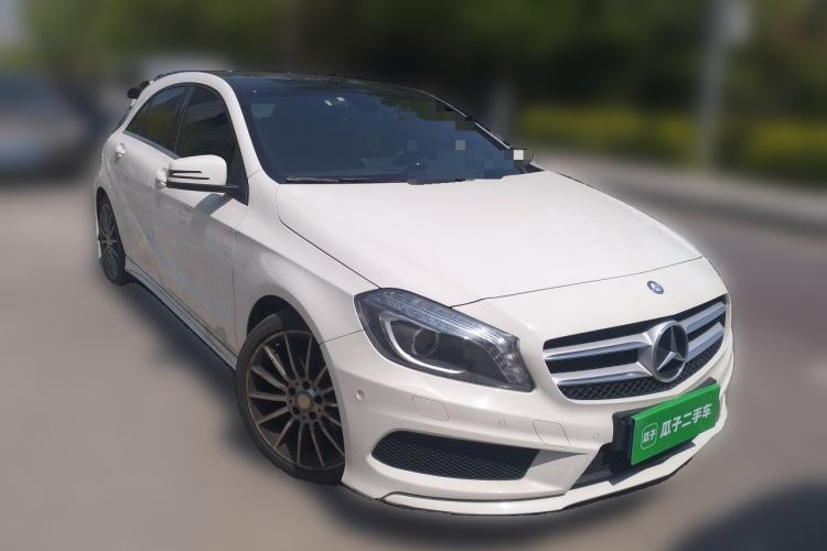 Used Mercedes-Benz A-Class 2015 A 200 Sport Edition Front Right 45 Deg