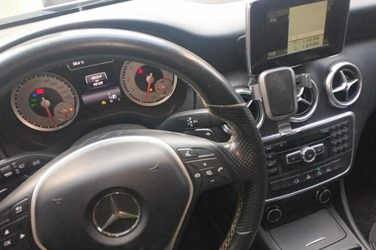 Used Mercedes-Benz A-Class 2015 A 200 Fashion Model Gear Lever