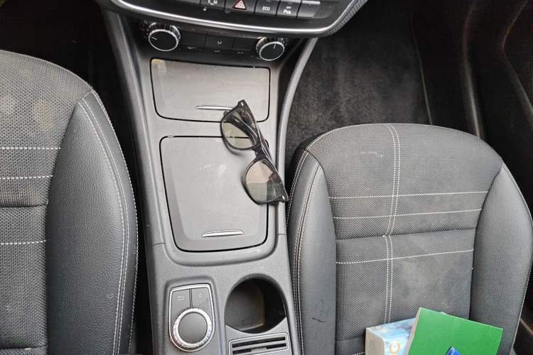 Used Mercedes-Benz A-Class 2015 A 200 Fashion Model Gear Lever