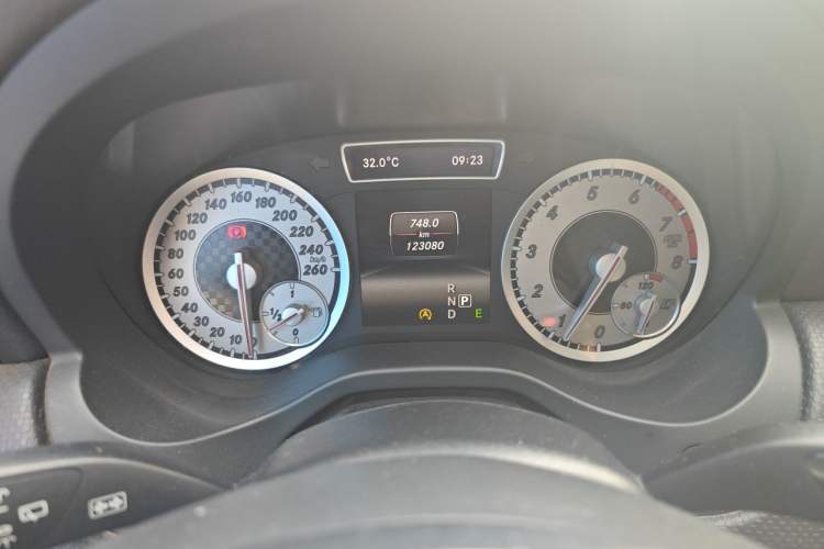 Used Mercedes-Benz A-Class 2015 A 200 Fashion Model Instrument Cluster