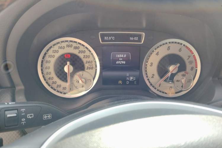 Used Mercedes-Benz A-Class 2015 A 200 Fashion Model Instrument Cluster