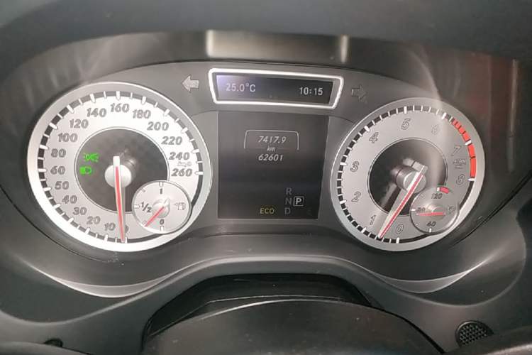 Used Mercedes-Benz A-Class 2015 A 200 Fashion Model Instrument Cluster