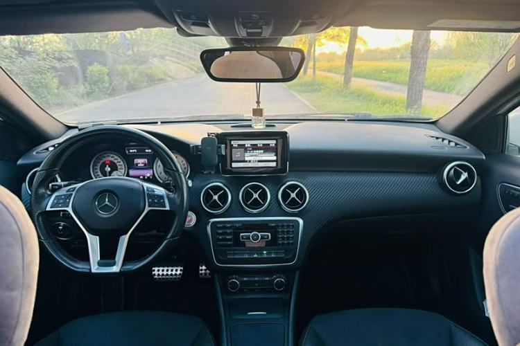 Used Mercedes-Benz A-Class 2015 A 200 Sport Edition Interior 1