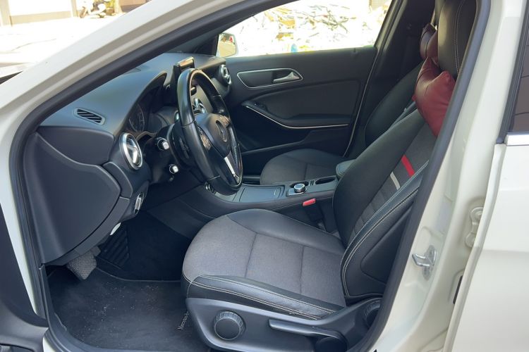 Used Mercedes-Benz A-Class 2015 A 180 Interior 1