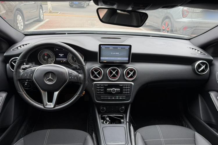 Used Mercedes-Benz A-Class 2015 A 200 Fashion Model Interior 1