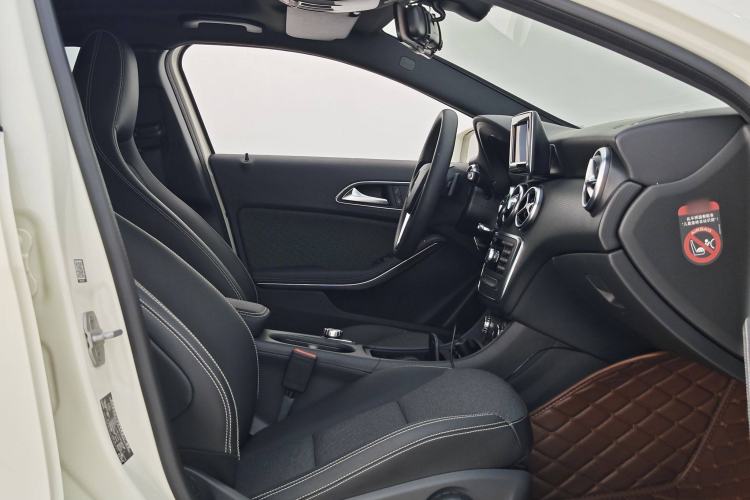 Used Mercedes-Benz A-Class 2015 A 180 Standard Model Interior 10