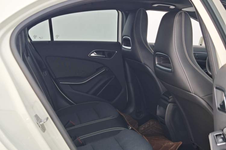 Used Mercedes-Benz A-Class 2015 A 180 Standard Model Interior 12