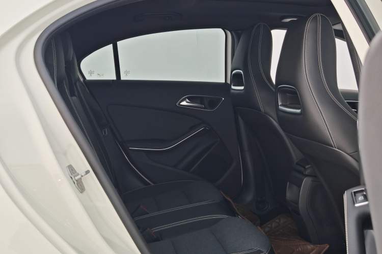 Used Mercedes-Benz A-Class 2015 A 180 Standard Model Interior 15