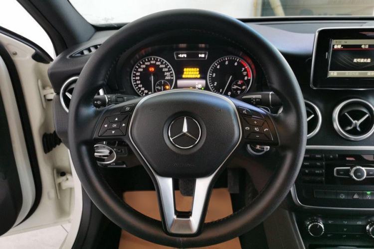 Used Mercedes-Benz A-Class 2015 A 180 Standard Model Interior 2