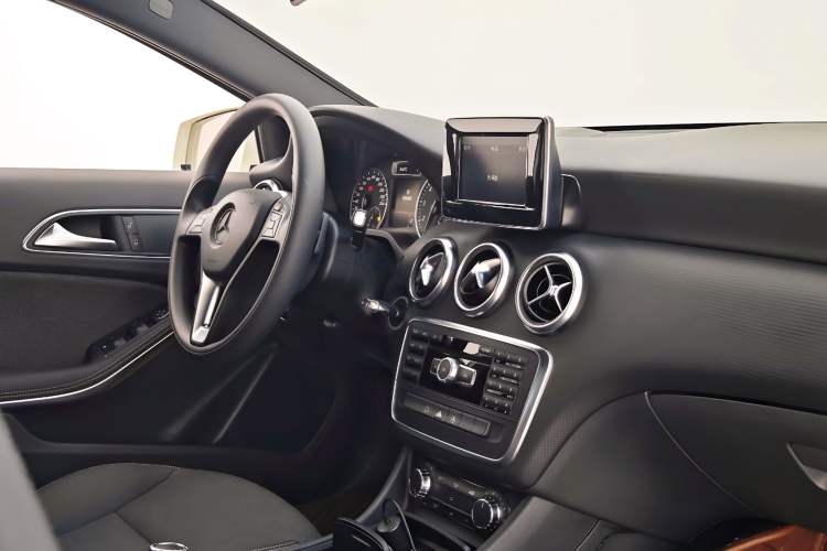 Used Mercedes-Benz A-Class 2015 A 180 Standard Model Interior 2