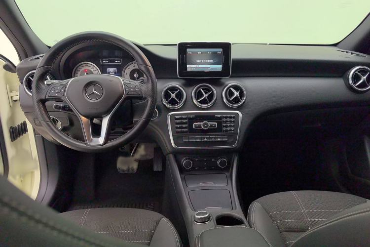 Used Mercedes-Benz A-Class 2015 A 200 Fashion Model Interior 3