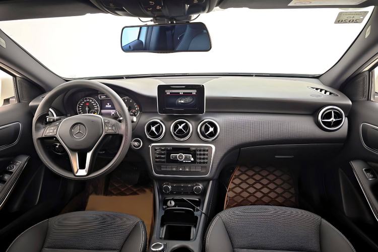 Used Mercedes-Benz A-Class 2015 A 180 Standard Model Interior 3