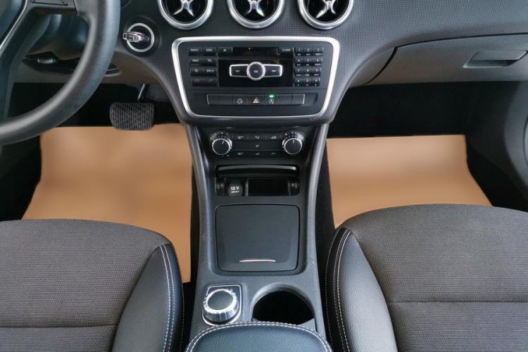 Used Mercedes-Benz A-Class 2015 A 180 Standard Model Interior 4