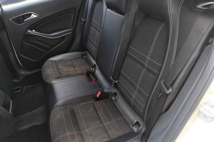 Used Mercedes-Benz A-Class 2015 A 200 Fashion Model Interior 4