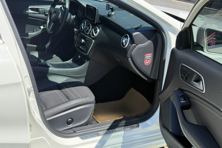 Used Mercedes-Benz A-Class 2015 A 200 Fashion Model Interior 4