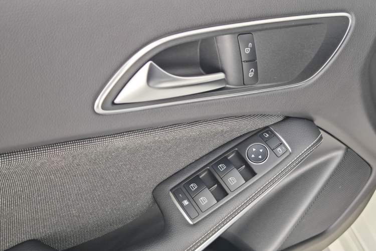 Used Mercedes-Benz A-Class 2015 A 180 Standard Model Interior 6