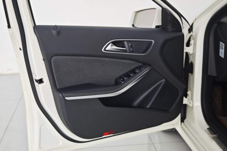 Used Mercedes-Benz A-Class 2015 A 180 Standard Model Interior 7