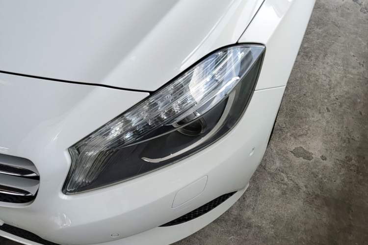 Used Mercedes-Benz A-Class 2015 A 200 Fashion Model Left Front Headlight