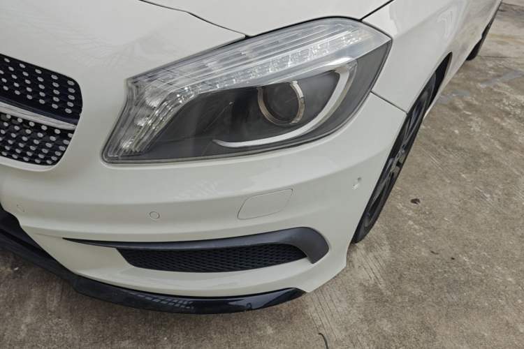Used Mercedes-Benz A-Class 2015 A 180 Left Front Headlight