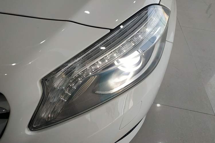 Used Mercedes-Benz A-Class 2015 A 200 Fashion Model Left Front Headlight