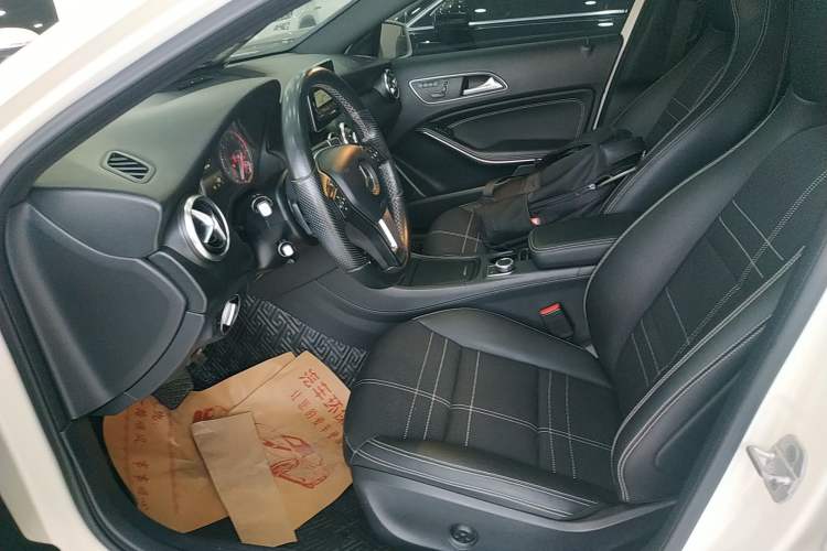 Used Mercedes-Benz A-Class 2015 A 200 Fashion Model Left Front Seat