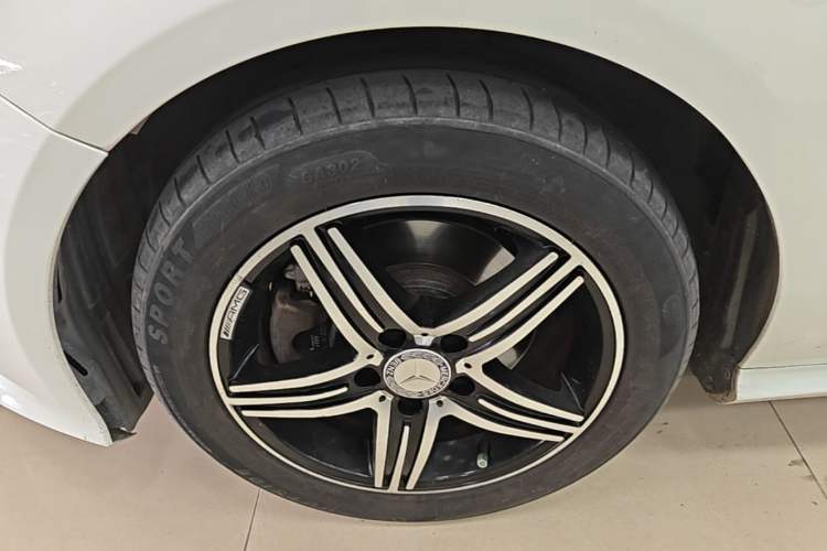 Used Mercedes-Benz A-Class 2015 A 180 Standard Model Left Front Wheel Hub