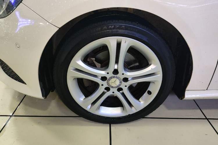 Used Mercedes-Benz A-Class 2015 A 180 Left Front Wheel Hub