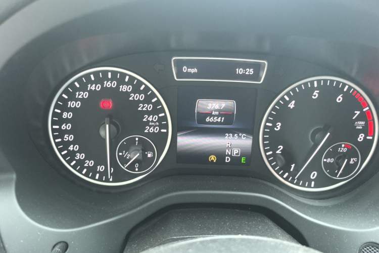 Used Mercedes-Benz A-Class 2015 A 180 Odometer Close Up