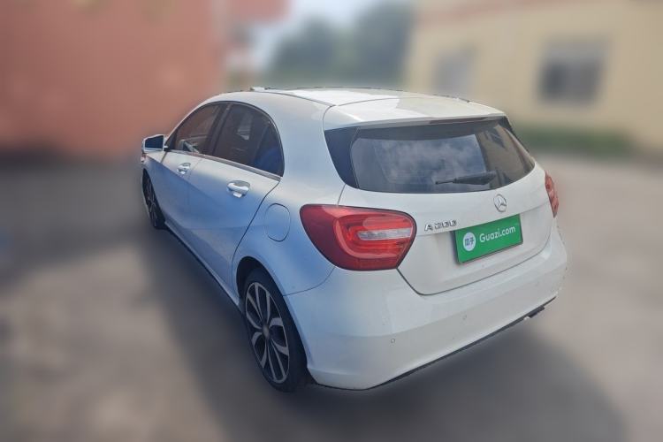 Used Mercedes-Benz A-Class 2015 A 200 Fashion Model Rear Left 45 Deg