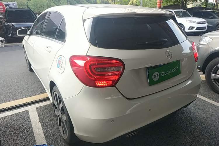 Used Mercedes-Benz A-Class 2015 A 200 Fashion Model Rear Left 45 Deg