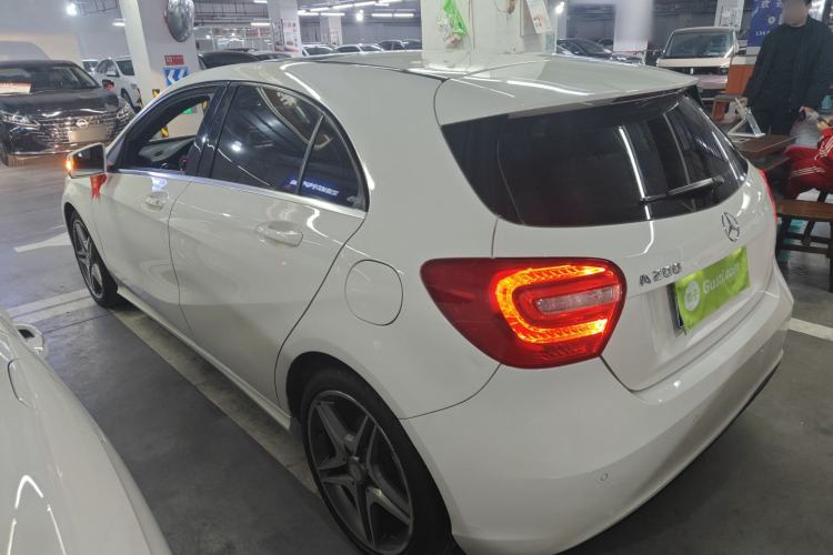 Used Mercedes-Benz A-Class 2015 A 200 Fashion Model Rear Left 45 Deg