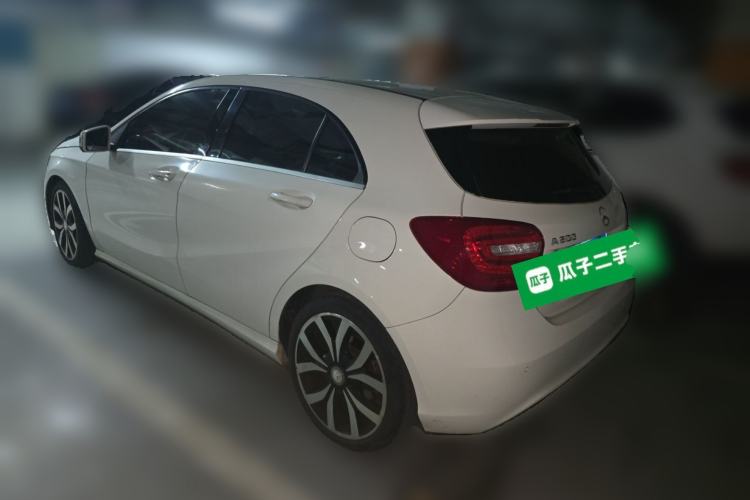 Used Mercedes-Benz A-Class 2015 A 200 Fashion Model Rear Left 45 Deg