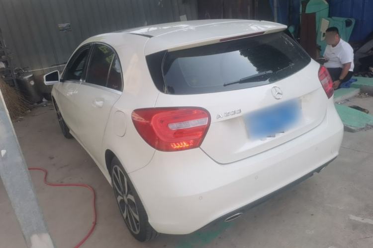 Used Mercedes-Benz A-Class 2015 A 200 Fashion Model Rear Left 45 Deg
