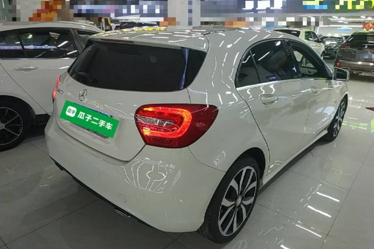 Used Mercedes-Benz A-Class 2015 A 200 Fashion Model Rear Right 45 Deg