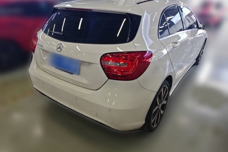 Used Mercedes-Benz A-Class 2015 A 200 Fashion Model Rear Right 45 Deg