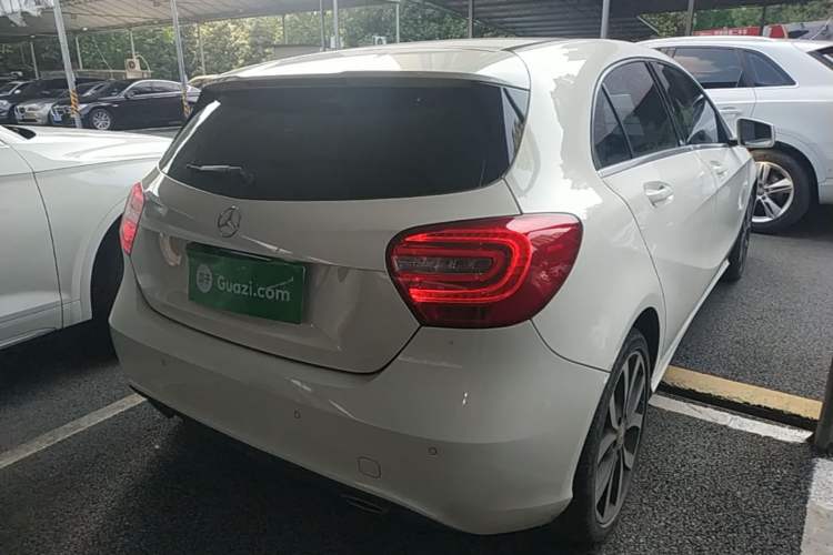 Used Mercedes-Benz A-Class 2015 A 200 Fashion Model Rear Right 45 Deg