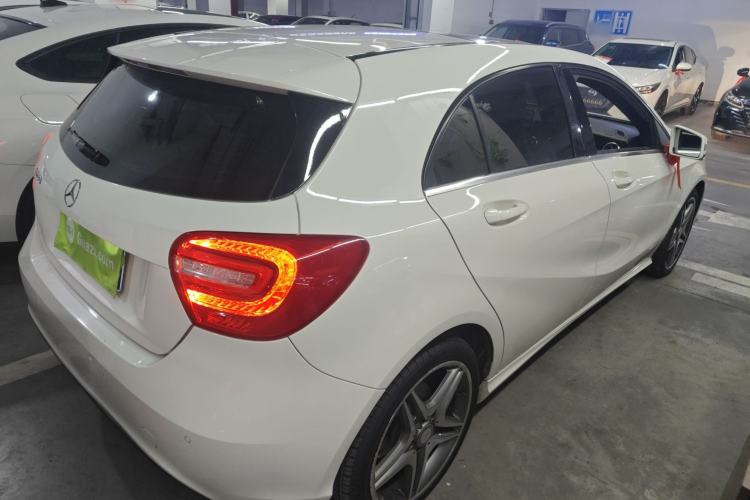 Used Mercedes-Benz A-Class 2015 A 200 Fashion Model Rear Right 45 Deg