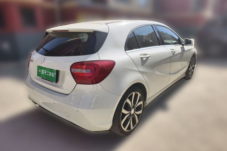 Used Mercedes-Benz A-Class 2015 A 200 Fashion Model Rear Right 45 Deg