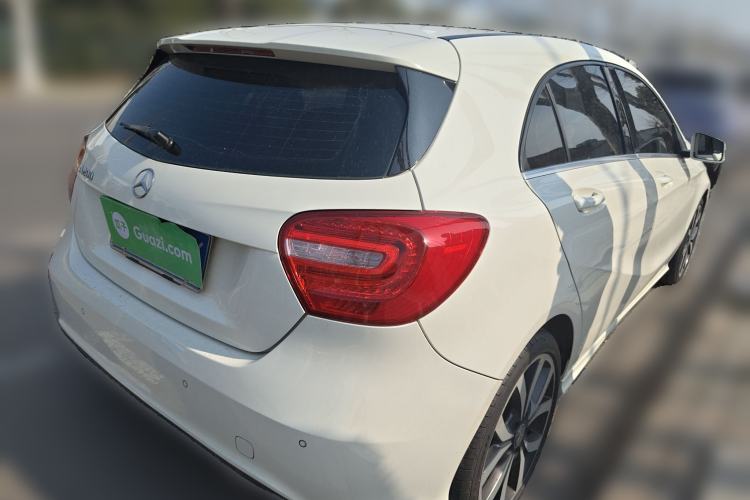 Used Mercedes-Benz A-Class 2015 A 200 Fashion Model Rear Right 45 Deg