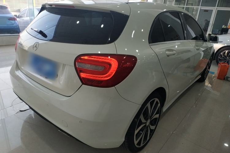 Used Mercedes-Benz A-Class 2015 A 200 Fashion Model Rear Right 45 Deg