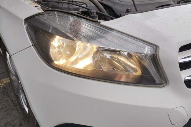 Used Mercedes-Benz A-Class 2015 A 180 Standard Model Right Front Headlight