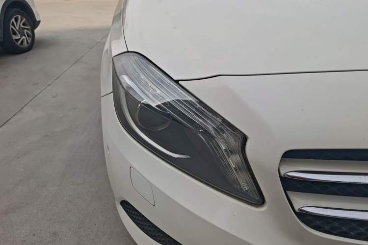 Used Mercedes-Benz A-Class 2015 A 180 Right Front Headlight