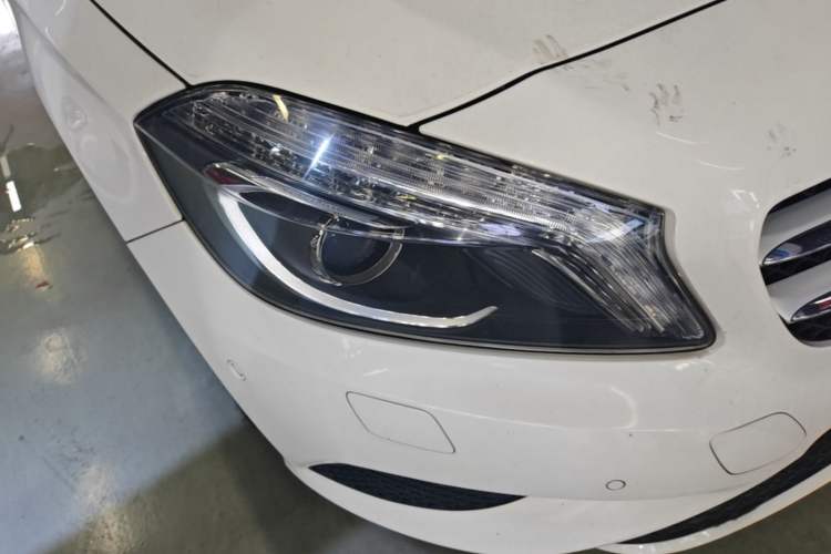 Used Mercedes-Benz A-Class 2015 A 200 Fashion Model Right Front Headlight
