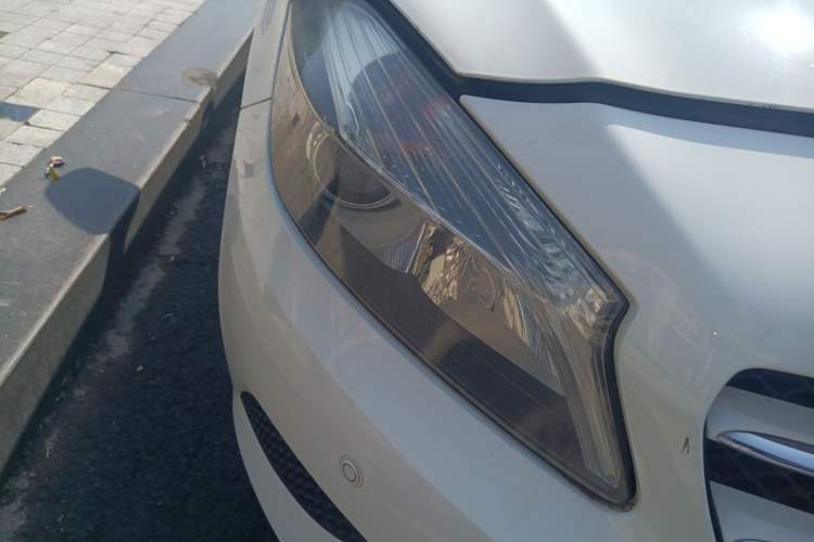 Used Mercedes-Benz A-Class 2015 A 180 Standard Model Right Front Headlight