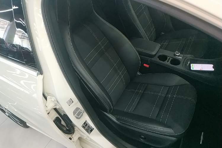 Used Mercedes-Benz A-Class 2015 A 200 Fashion Model Right Front Seat