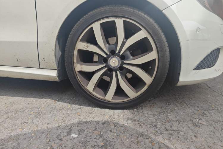 Used Mercedes-Benz A-Class 2015 A 200 Fashion Model Right Front Wheel Hub